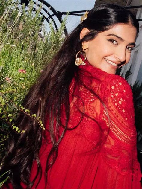 sonam kapoor videos Search